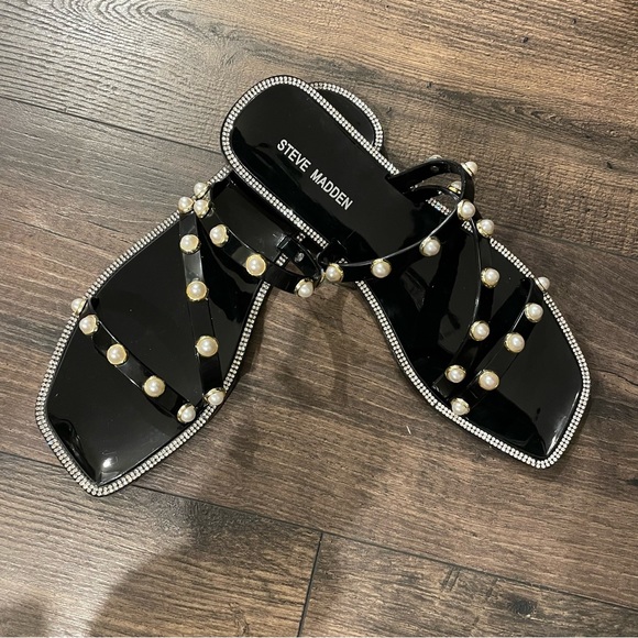 Steve Madden Shoes - Steve Madden Women Embellishment with Pearls Studded Flat Sandals Size 8